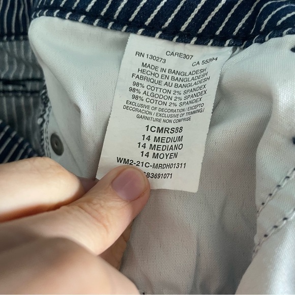 Lee Pin Striped Navy Bermuda Shorts Size 14 - Picture 6 of 6